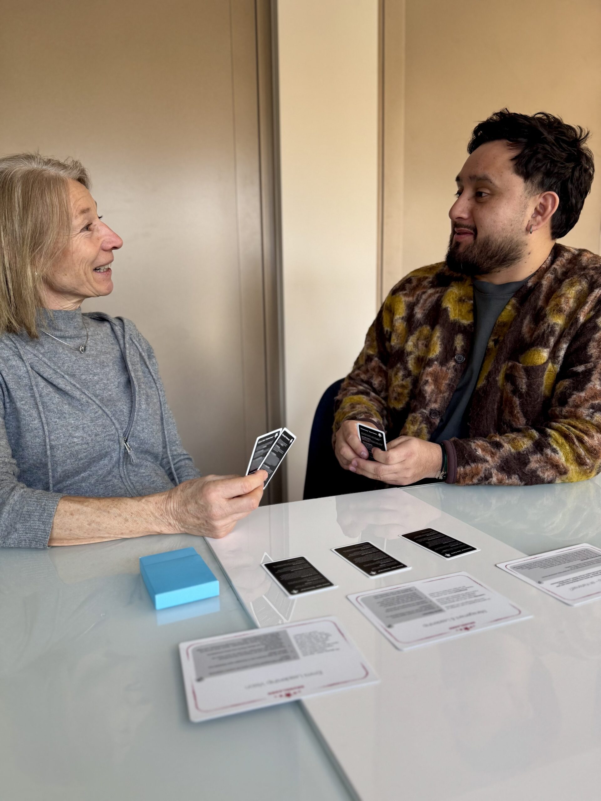 Atelier d'une heure sensibilisant par le rire à la durabilité, basé sur le jeu de cartes Fripouille, rappelant quelques bons gestes de notre quotidien