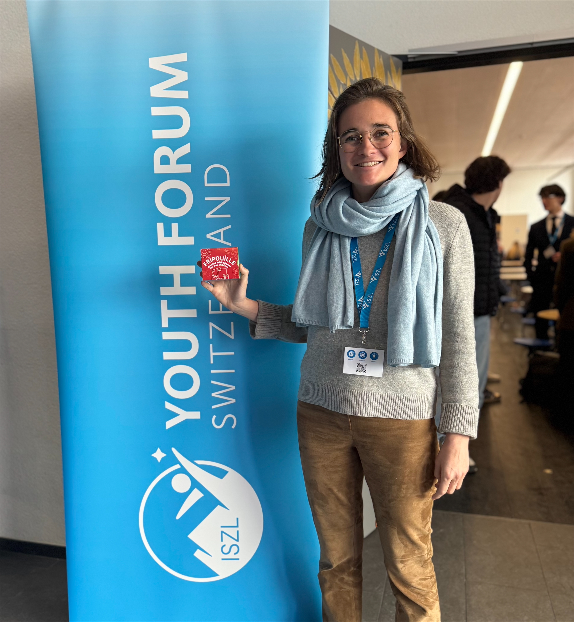 Atelier d'une heure sensibilisant par le rire à la durabilité, basé sur le jeu de cartes Fripouille, rappelant quelques bons gestes de notre quotidien