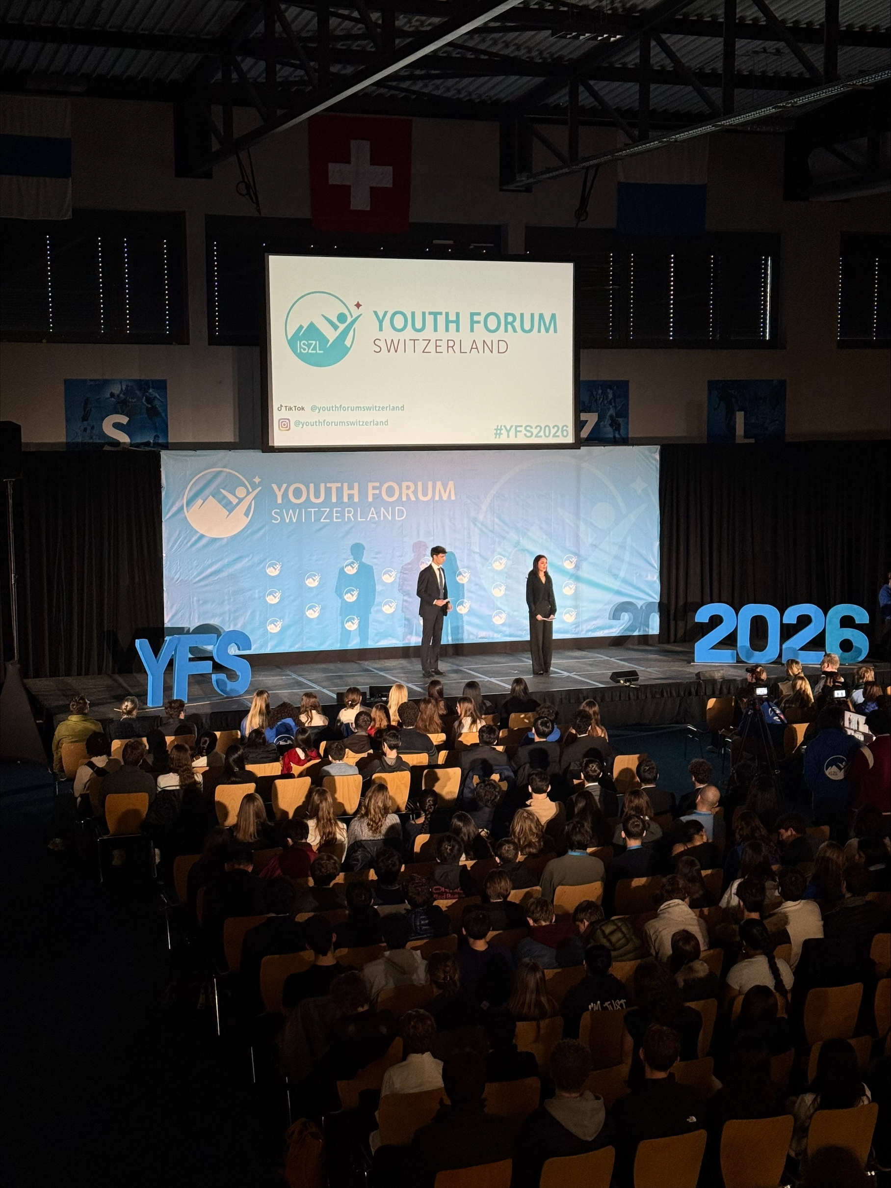 Atelier d'une heure sensibilisant par le rire à la durabilité, basé sur le jeu de cartes Fripouille, rappelant quelques bons gestes de notre quotidien