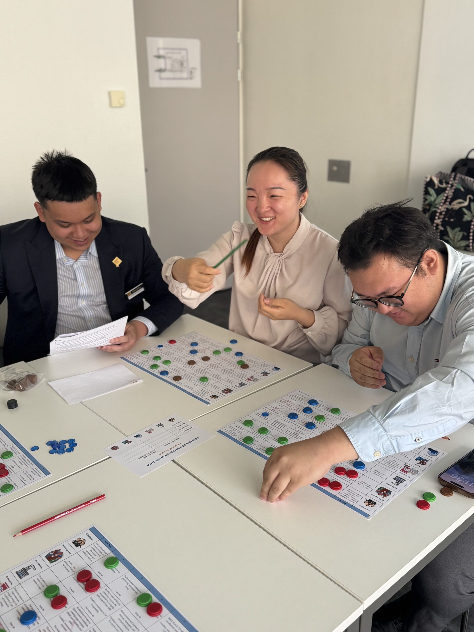 sustainability workshops, sustainability games, game creation service,<br />
serious game sustainability.